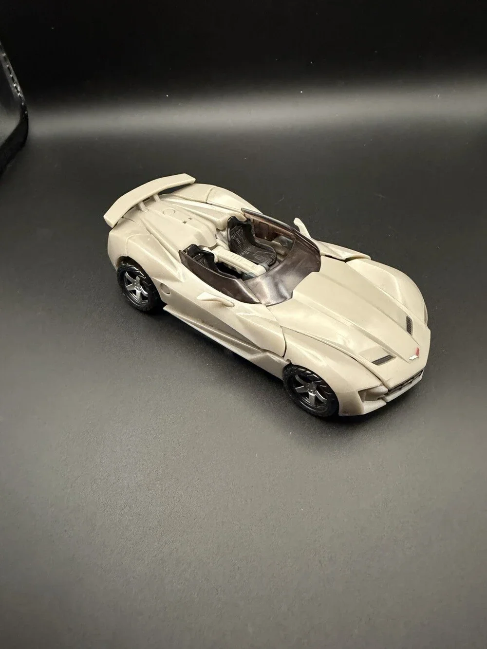 Transformers: Dark of the Moon (DOTM) Deluxe Class Sideswipe
